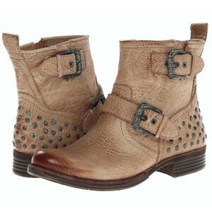 ANTHROPOLOGIE 8 Naya Agatha Weathered Distressed Taupe Studded Ankle Moto Boots